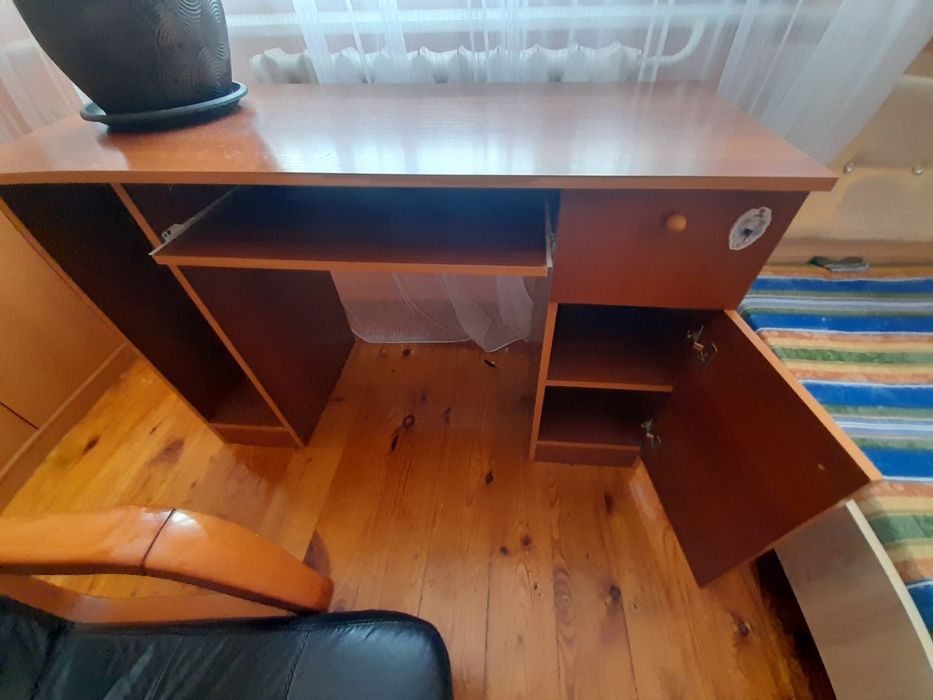 Продаю мебель кресло кровать люстра