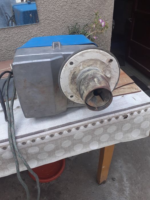 Vând injector incalzire pe combustibil lichid.