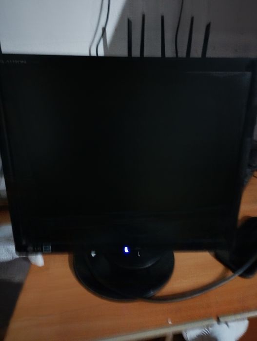 Монитор LG (vga разъем)