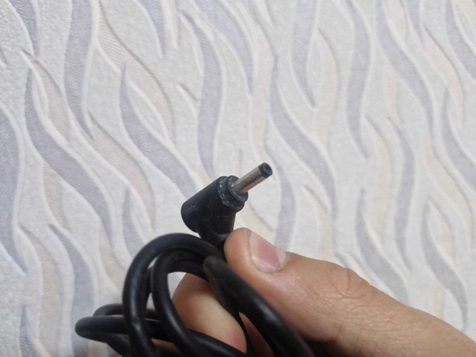 Зарядка Lenovo .
