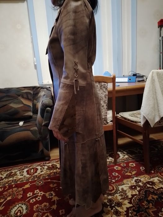 Кожаный плащ женский