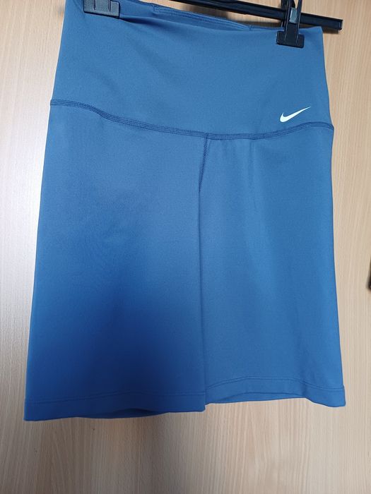 Син клин  Nike S