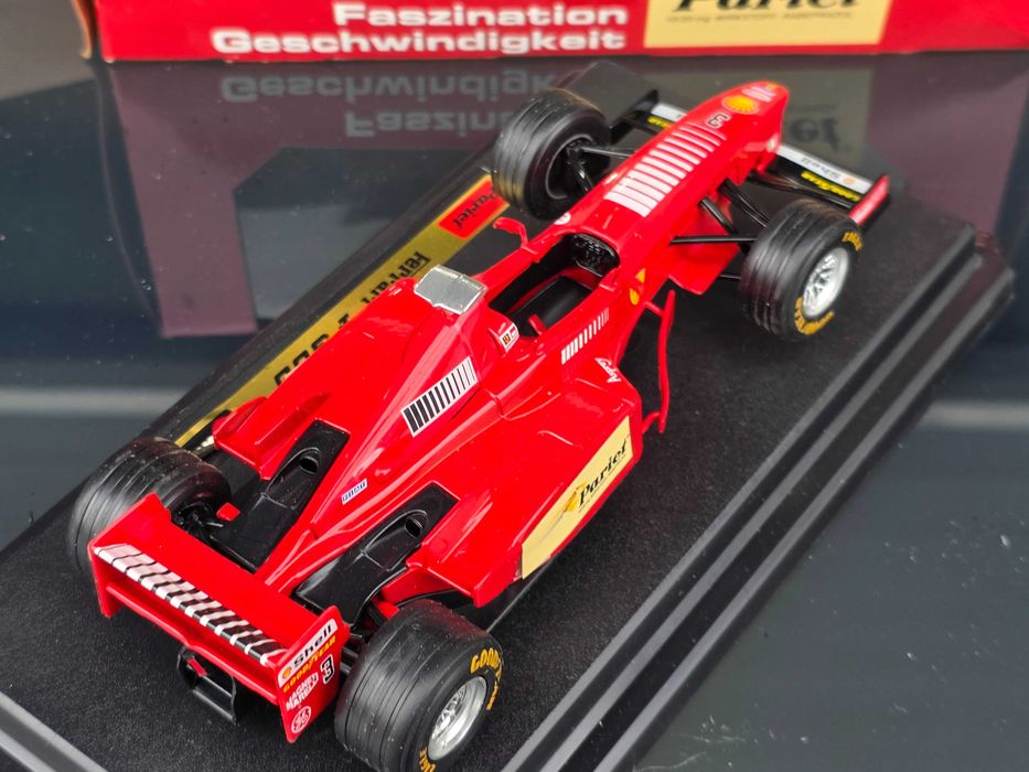 Macheta Auto 1/24 Burago Ferrari F300 Formula 1 F1