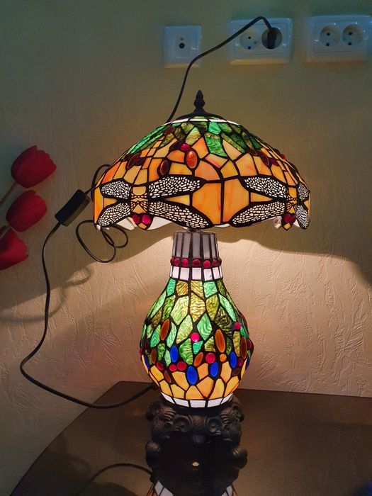 Лампа ручной работы витраж по технике Тиффани