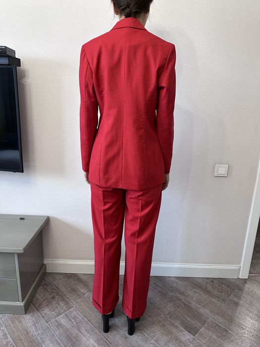 Продам брючные костюмы