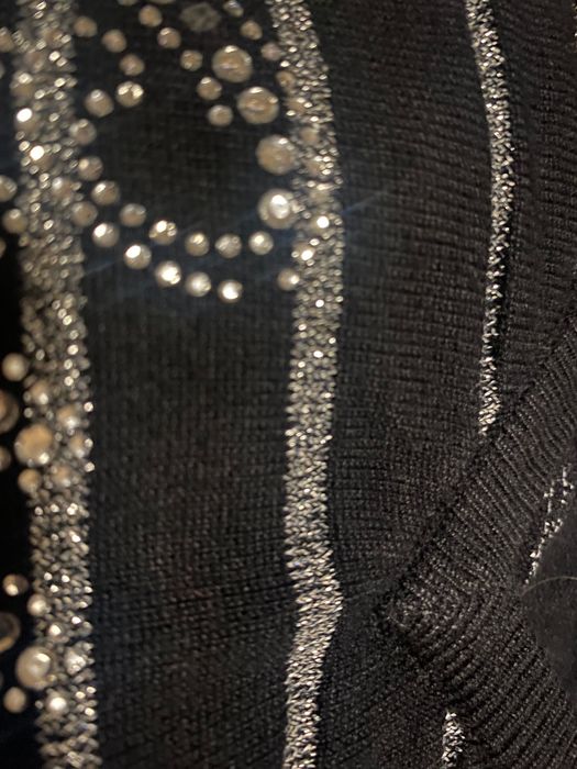 Оригинална блуза на марката Guess,