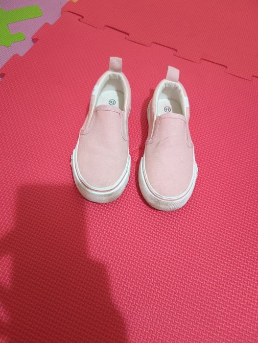 Papuci fete diferite mărimi