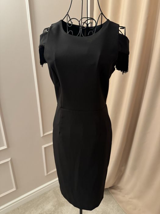 Елегантна черна рокля