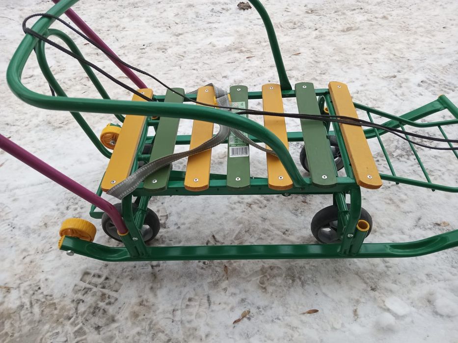 Продам санки с колёсиками в отличном состоянии за 16500 т