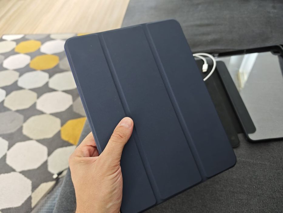 iPad 8, 128 GB, impecabil, pen, huse, ca nou.