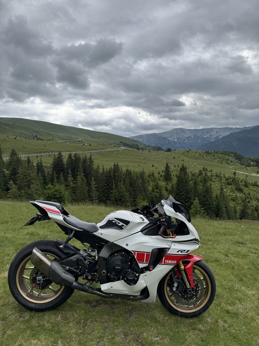 YAMAHA R1 2023 60 th anniversary