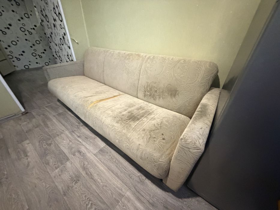 Диван бесплатно, для дачи или гаража.