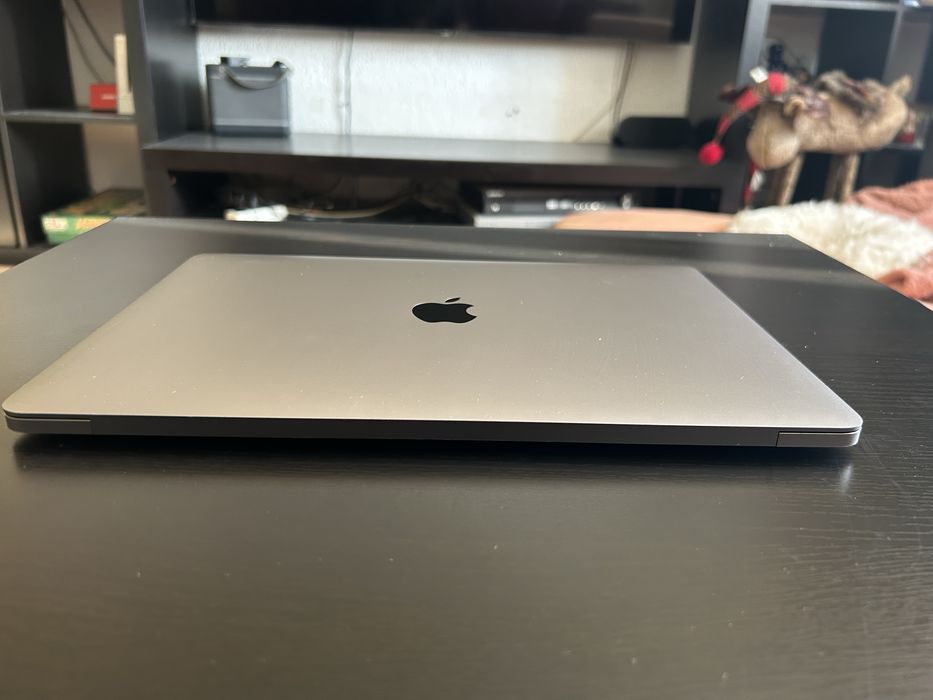 Macbook Pro 2017 13" i5 8GB RAM SSD 256 GB 382 cicluri
