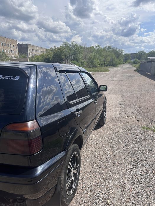 Продам машину Volkswagen golf 3