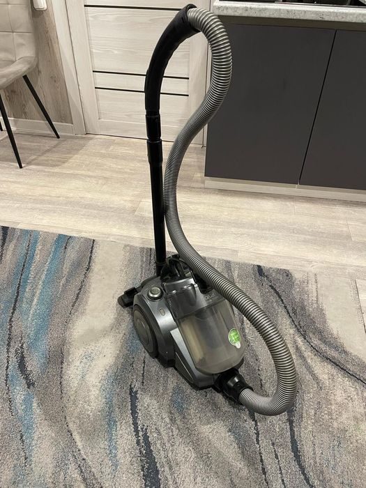 Продам отличный  пылесос