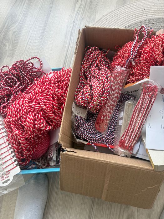 Евтини мартеници на едро