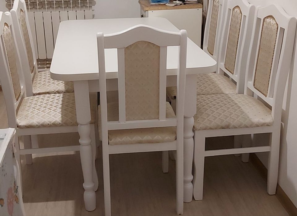 Продам стол с стульям