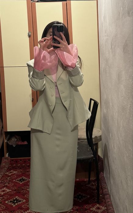 Разгрузка гардероба.