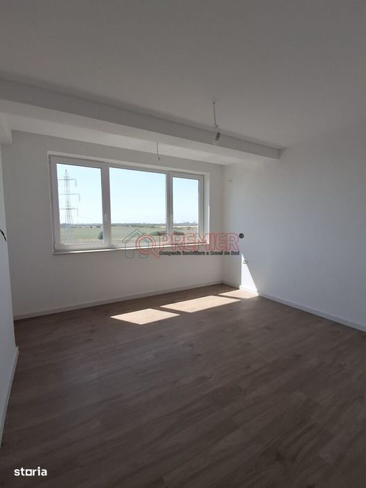 Apartament cu 3 Camere - Terasa Proprie 97 MP - Sector 4