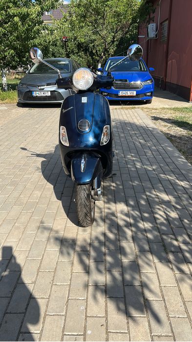 Scuter Piaggio Vespa