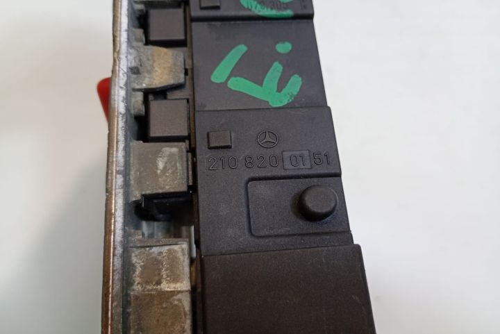 Ansamblu consola centrala bord  2108200151 Mercedes-Benz E-Class W210