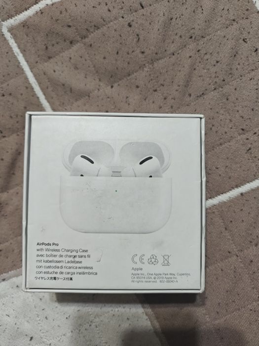 Продам Наушники Airpods pro срочно