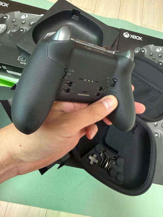 Xbox elite 2 controller . Xbox series