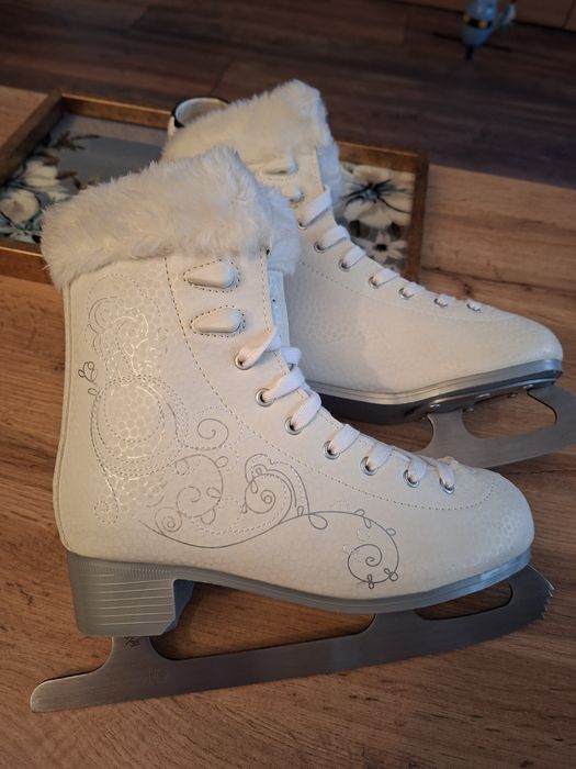 Кънки за лед момиче
