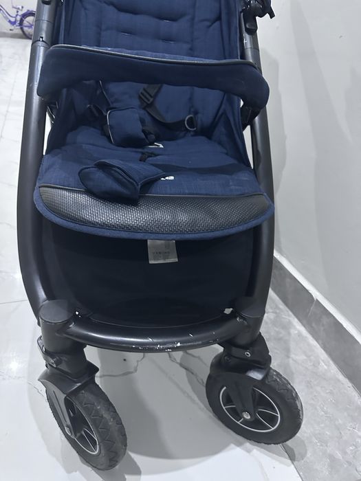 Продам коляску Joie