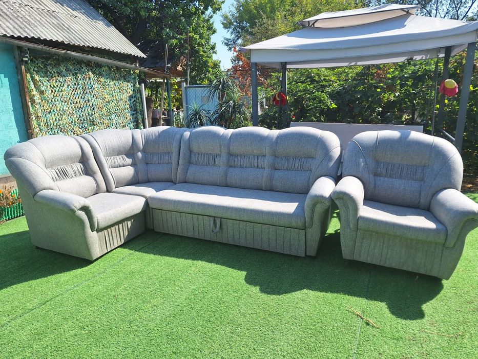 Уголок мягкий бу