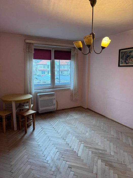 Vând apartament 2 camere, etaj 1, decomandat, DISPONIBIL IMEDIAT