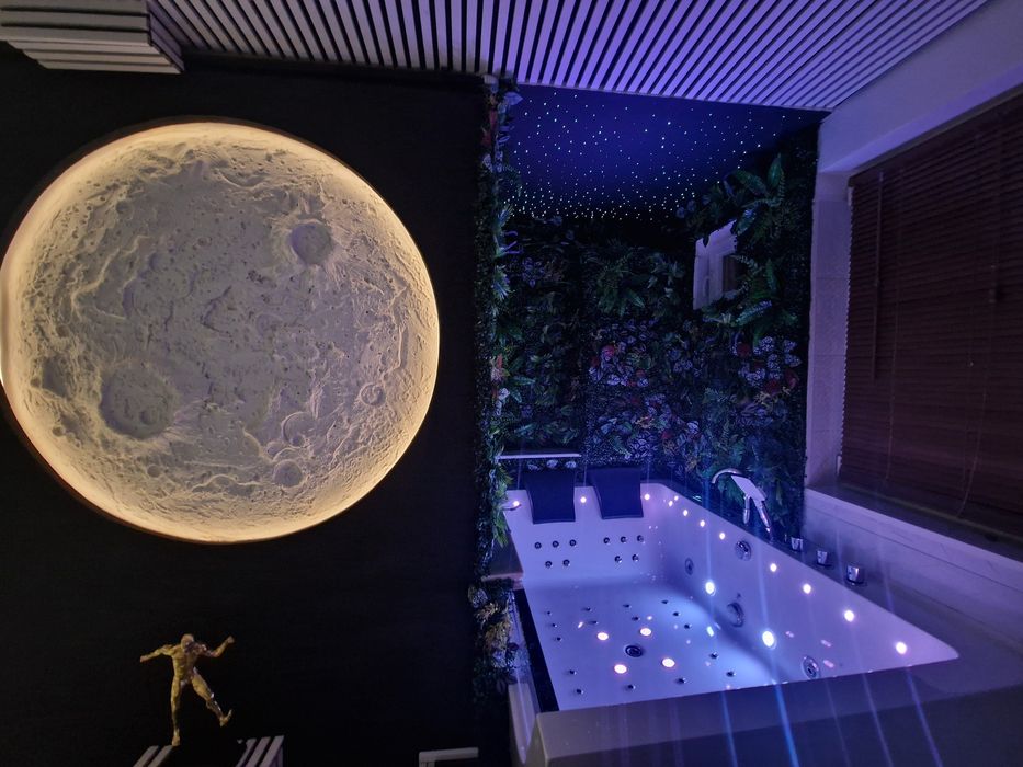 Inchiriez in regim hotelier garsoniera in Vitan cu jacuzzi