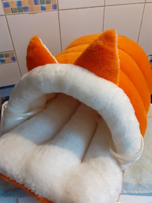 Лежанка для котят новая