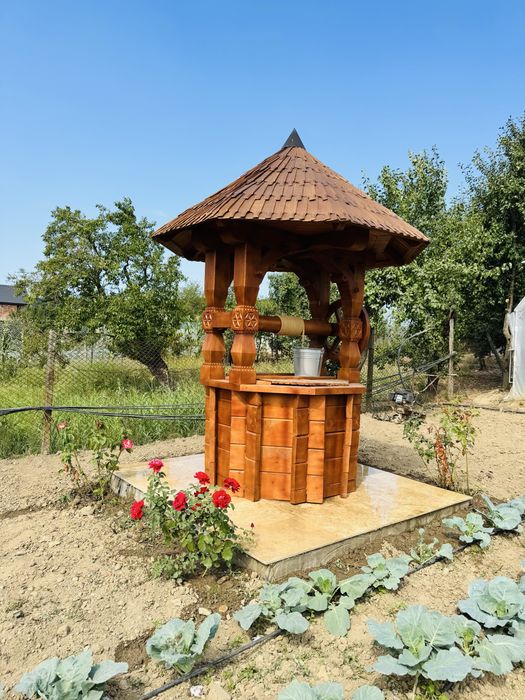 De vânzare Fântână din lemn, lucrată în Maramureș