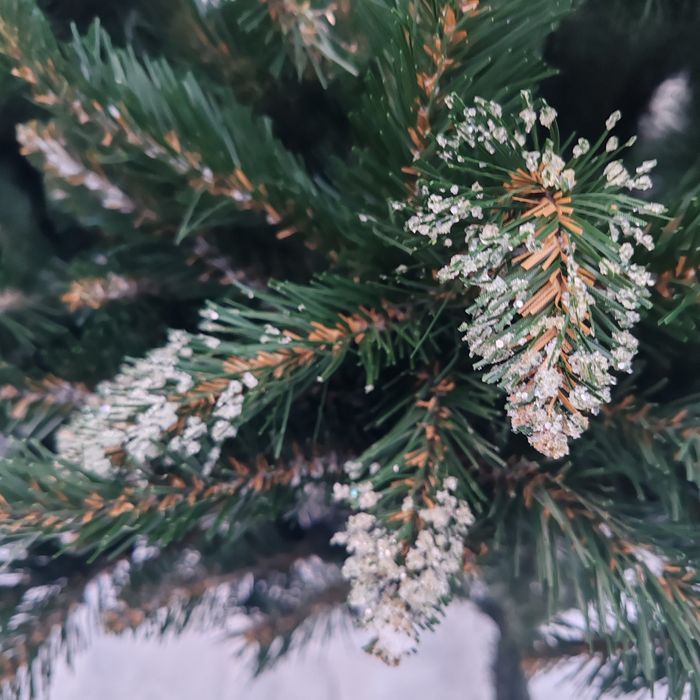 Елки искусственные