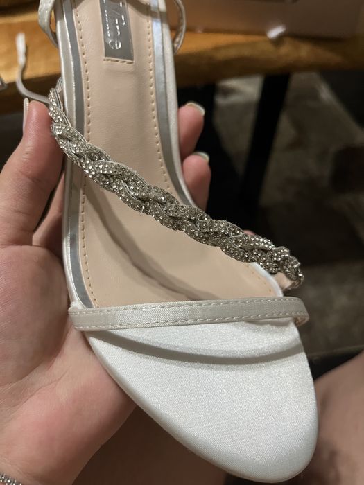 Sandale albe de mireasa