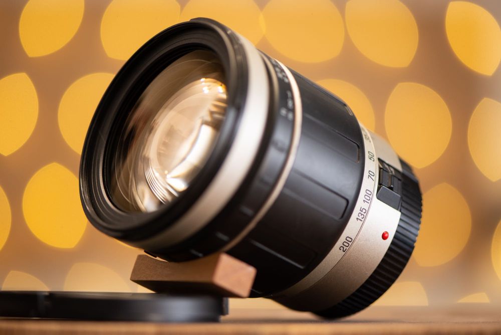 Canon 60D фотоапарат + два обектива и аксесоари Kanon