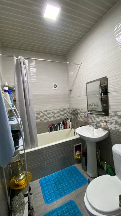 Продается 3 комнатная квартира на Себзаре ор метро Гафура Гуляма