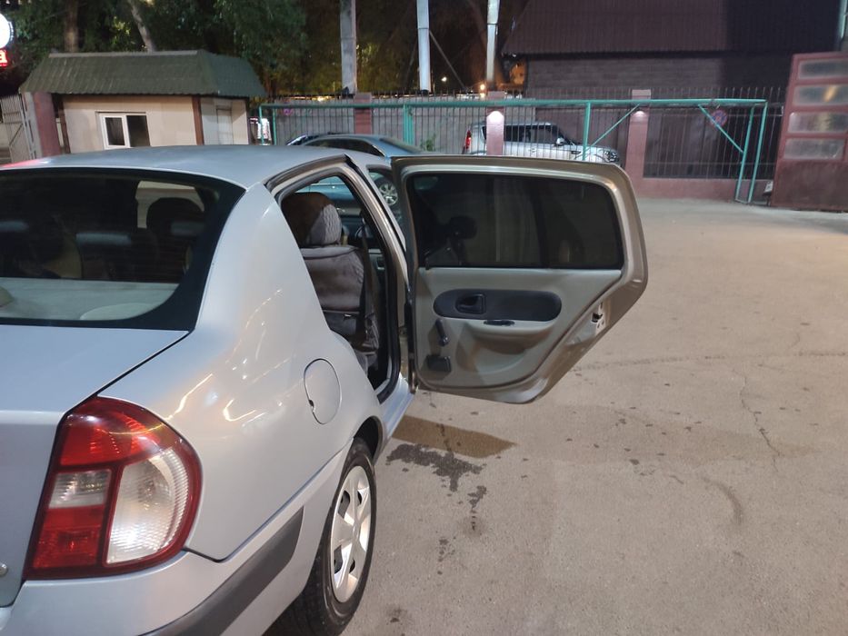 Renault Symbol 2006 года выпуска