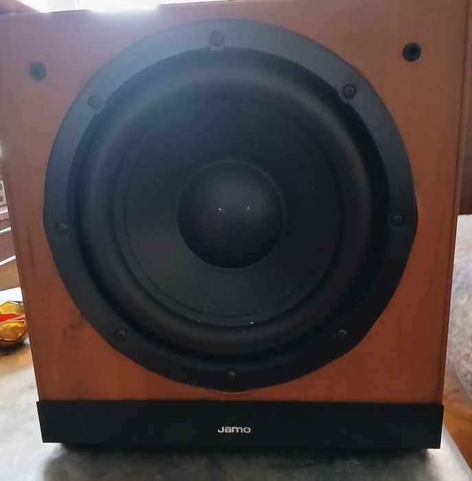Активен SUB  JAMO SUB 1810 10" 180W за 170EU.