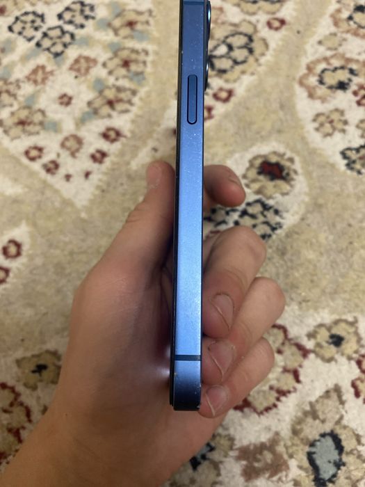 iPhone 13 в хорошом состоянии