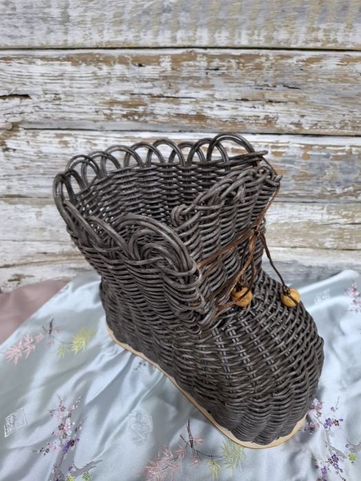 Новогодний башмак из ротанга