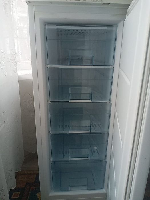 Морозильник новый