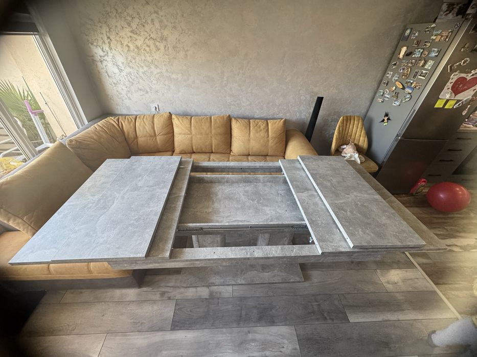 Комплект за всекидневна диван маса и 4 стола