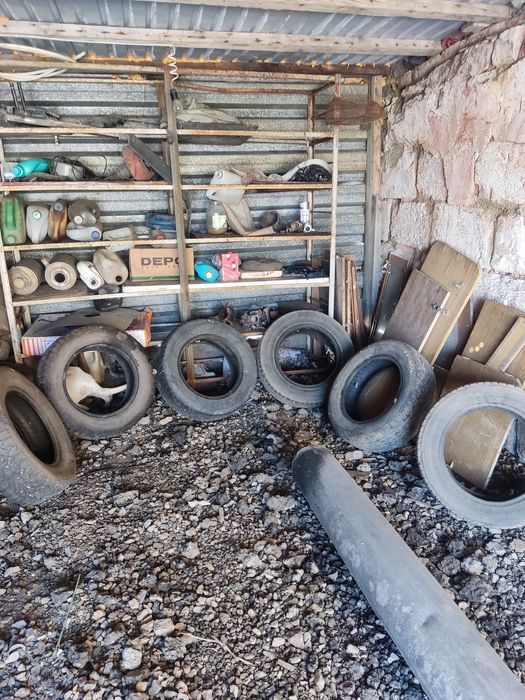 Продам 4 зимние шины б/у