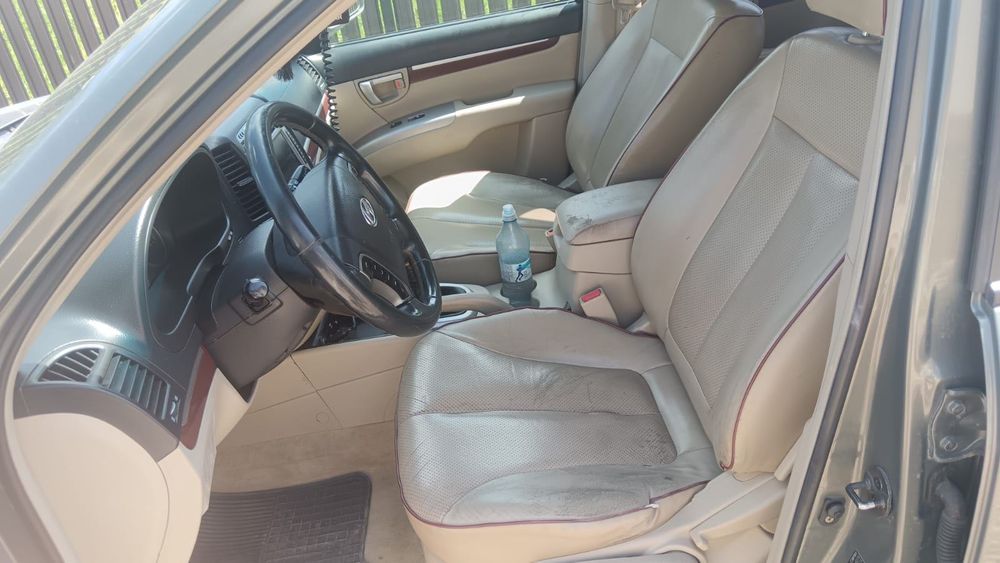 Vând Hyundai Santa fe