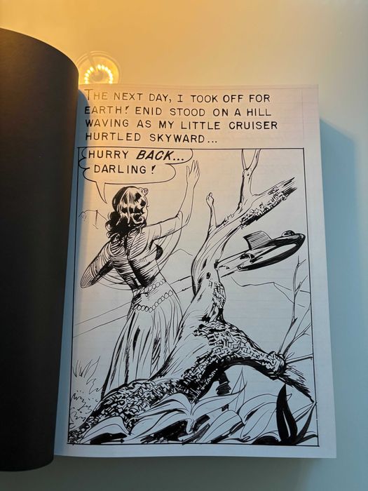 Album XXL The Fantastic Worlds of Frank Frazetta hardcover – ediție rară, premiu Eisner Award 2023