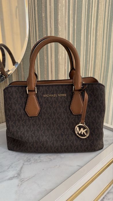 Продается сумка Michael kors оригинал