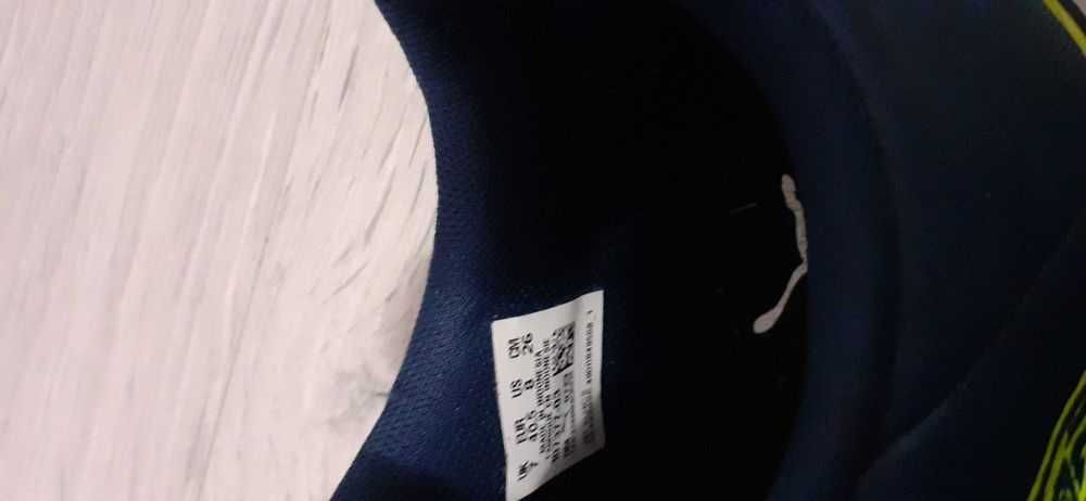 Ghete de fotbal   Puma, originale,  marimea 40.5 , interior 26cm .