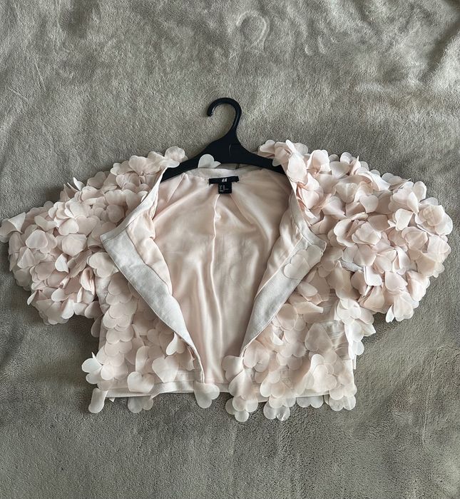 Лятно елече.